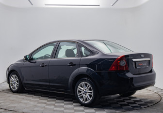Подержанный автомобиль Ford Focus Sedan 2008 года (3 фото)