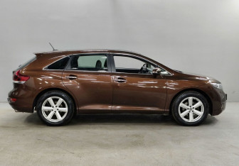 Подержанный автомобиль Toyota Venza 2013 года (4 фото)