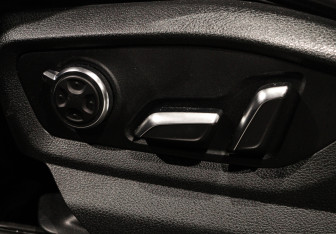 Подержанный автомобиль Audi Q7 2016 года (14 фото)