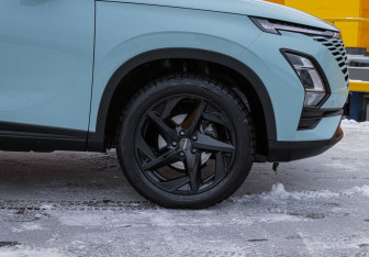 Подержанный автомобиль Omoda C5 2023 года (13 фото)