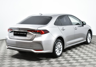 Подержанный автомобиль Toyota Corolla Sedan 2020 года (5 фото)
