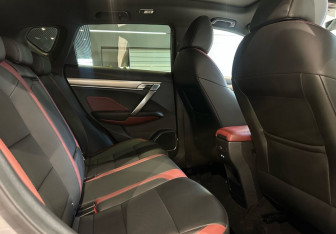 Подержанный автомобиль Geely Coolray 2022 года (11 фото)