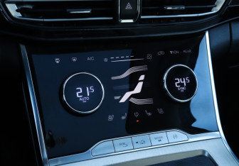 Подержанный автомобиль Exeed VX 2022 года (20 фото)