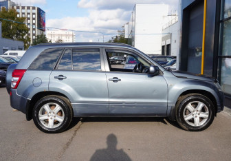 Подержанный автомобиль Suzuki Grand Vitara 2007 года (4 фото)