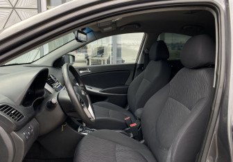 Подержанный автомобиль Hyundai Solaris Sedan 2012 года (19 фото)