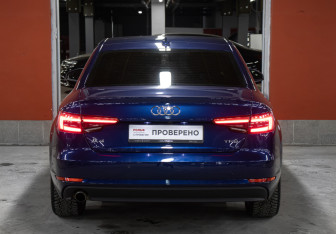 Подержанный автомобиль Audi A4 Sedan 2017 года (6 фото)
