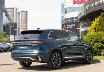 Подержанный автомобиль Geely Monjaro 2023 года (4 фото)