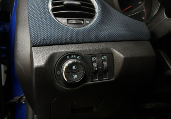 Подержанный автомобиль Chevrolet Cruze Sedan 2011 года (20 фото)