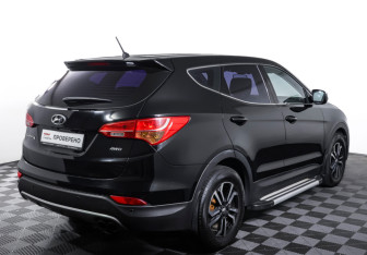 Подержанный автомобиль Hyundai Santa Fe 2013 года (5 фото)