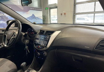 Подержанный автомобиль Hyundai Solaris Hatchback 2012 года (9 фото)