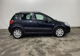 Подержанный автомобиль Suzuki SX4 Hatchback 2014 года (8 фото)