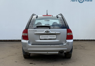 Подержанный автомобиль Kia Sportage 2007 года (6 фото)