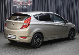Подержанный автомобиль Hyundai Solaris Hatchback 2013 года (5 фото)