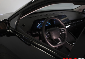 Подержанный автомобиль Omoda C5 2023 года (22 фото)