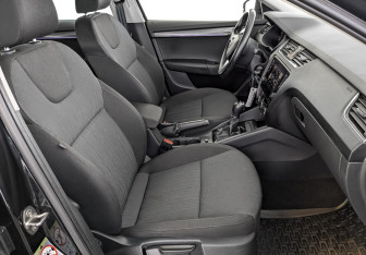 Подержанный автомобиль Skoda Octavia Liftback 2020 года (23 фото)