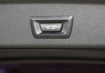 Подержанный автомобиль BMW X3 2012 года (22 фото)