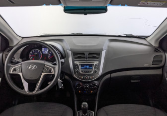 Подержанный автомобиль Hyundai Solaris Sedan 2016 года (14 фото)