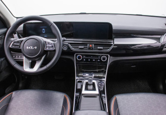 Подержанный автомобиль Kia Seltos 2024 года (13 фото)