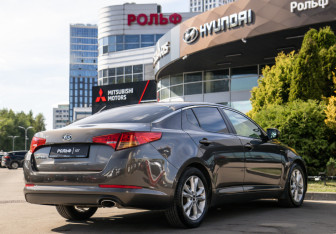 Подержанный автомобиль Kia Optima Sedan 2012 года (4 фото)