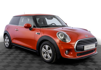 Подержанный автомобиль MINI Hatch 2019 года (3 фото)