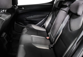 Подержанный автомобиль Peugeot 308 Hatchback 2012 года (11 фото)