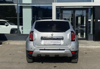 Подержанный автомобиль Renault Duster 2018 года (6 фото)