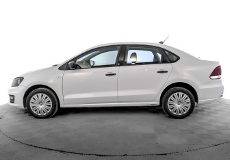 Подержанный автомобиль Volkswagen Polo Sedan 2019 года (8 фото)