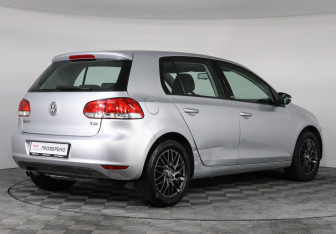 Подержанный автомобиль Volkswagen Golf Hatchback 2011 года (3 фото)
