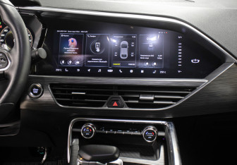 Подержанный автомобиль Geely Tugella 2022 года (15 фото)