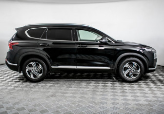 Подержанный автомобиль Hyundai Santa Fe 2021 года (4 фото)