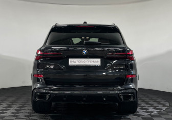 Подержанный автомобиль BMW X5 2024 года (4 фото)