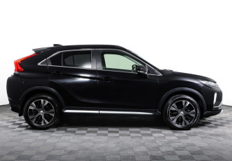 Подержанный автомобиль Mitsubishi Eclipse Cross 2018 года (4 фото)