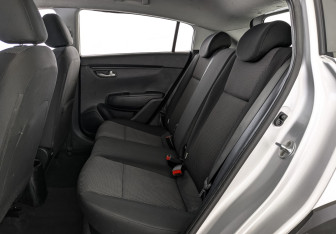 Подержанный автомобиль Kia Rio Hatchback 2021 года (17 фото)