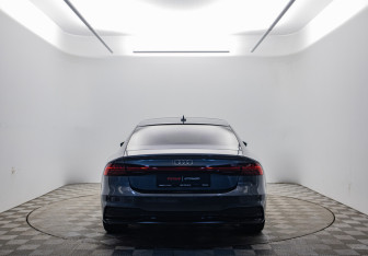 Подержанный автомобиль Audi A7 2019 года (6 фото)