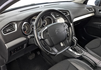 Подержанный автомобиль Citroen C4 Sedan 2017 года (15 фото)