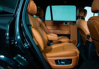 Подержанный автомобиль LiXiang L9 2023 года (10 фото)