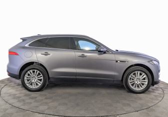 Подержанный автомобиль Jaguar F-Pace 2019 года (4 фото)