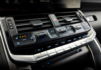 Подержанный автомобиль Toyota Land Cruiser Suv 2022 года (29 фото)