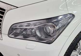 Подержанный автомобиль Infiniti QX80 2014 года (11 фото)