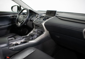 Подержанный автомобиль Lexus NX 2015 года (9 фото)
