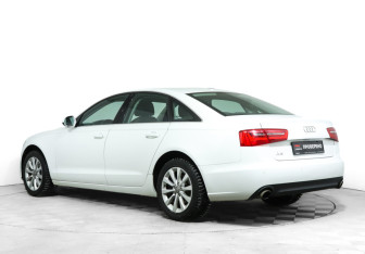 Подержанный автомобиль Audi A6 Sedan 2012 года (7 фото)