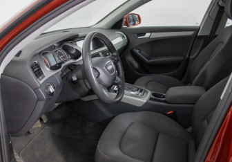 Подержанный автомобиль Audi A4 Sedan 2013 года (10 фото)