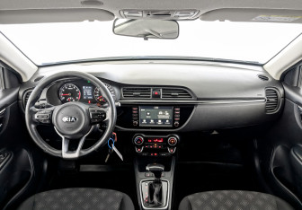 Подержанный автомобиль Kia Rio Sedan 2018 года (14 фото)