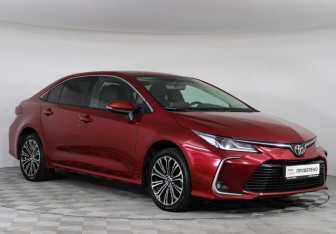 Подержанный автомобиль Toyota Corolla Sedan 2019 года (3 фото)