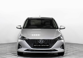 Подержанный автомобиль Hyundai Solaris Sedan 2021 года (2 фото)