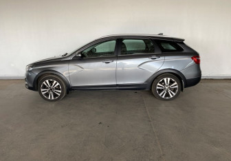 Подержанный автомобиль LADA (ВАЗ) Vesta Wagon 2019 года (8 фото)