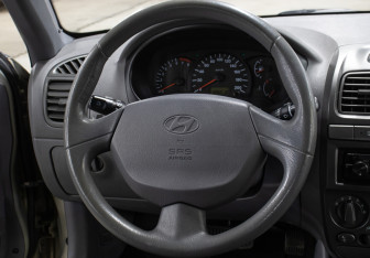 Подержанный автомобиль Hyundai Accent Sedan 2009 года (17 фото)