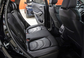 Подержанный автомобиль Москвич 3 2023 года (12 фото)