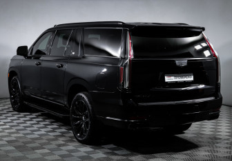 Подержанный автомобиль Cadillac Escalade Suv 2023 года (7 фото)