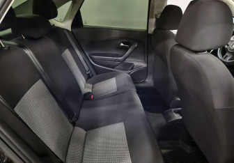 Подержанный автомобиль Volkswagen Polo Sedan 2011 года (12 фото)